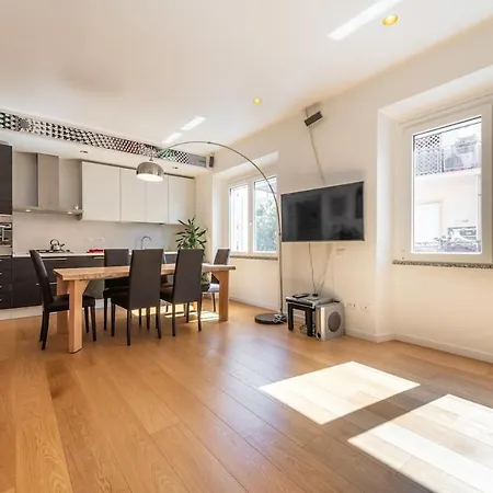 Апартаменты Spacious And Bright 2 Bedroom Near Poetto Кальяри